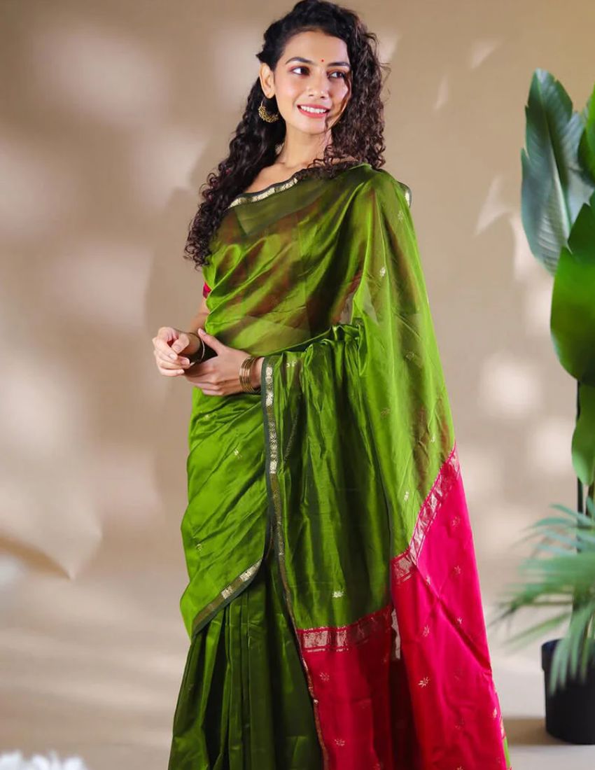 Mehndi Butti Banarasi Saree