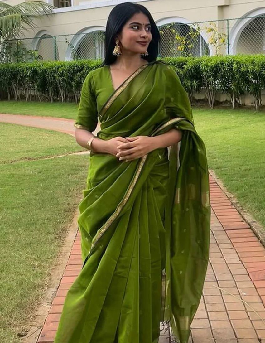 Mehndi Butti Banarasi Saree