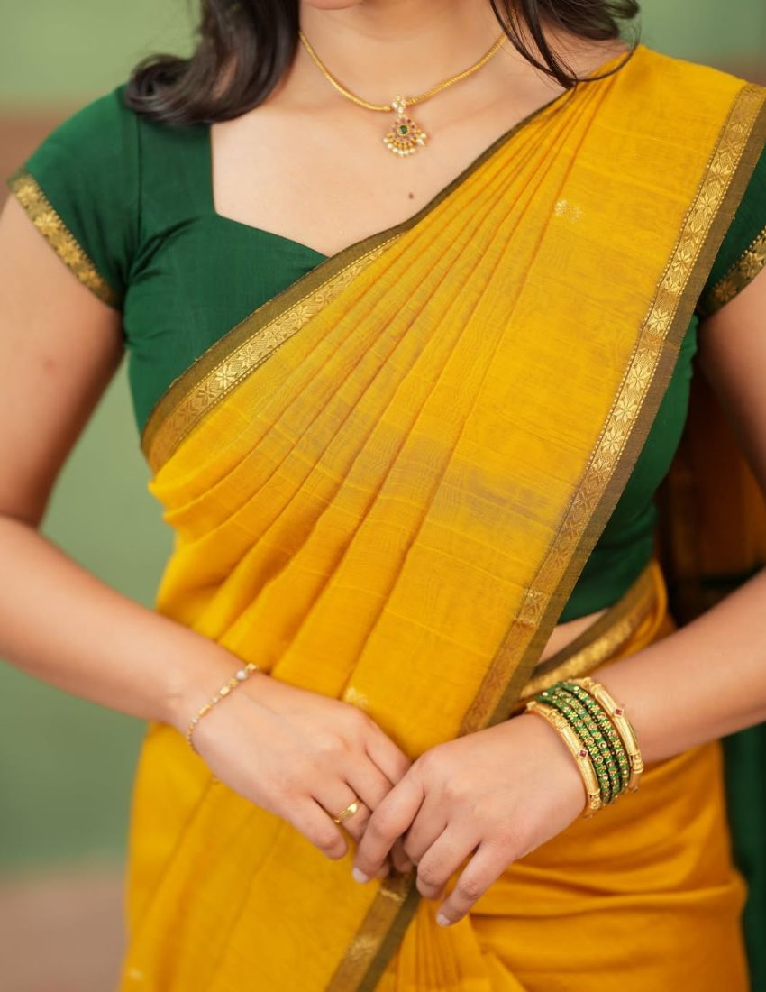 Gold Butti Banarasi Saree