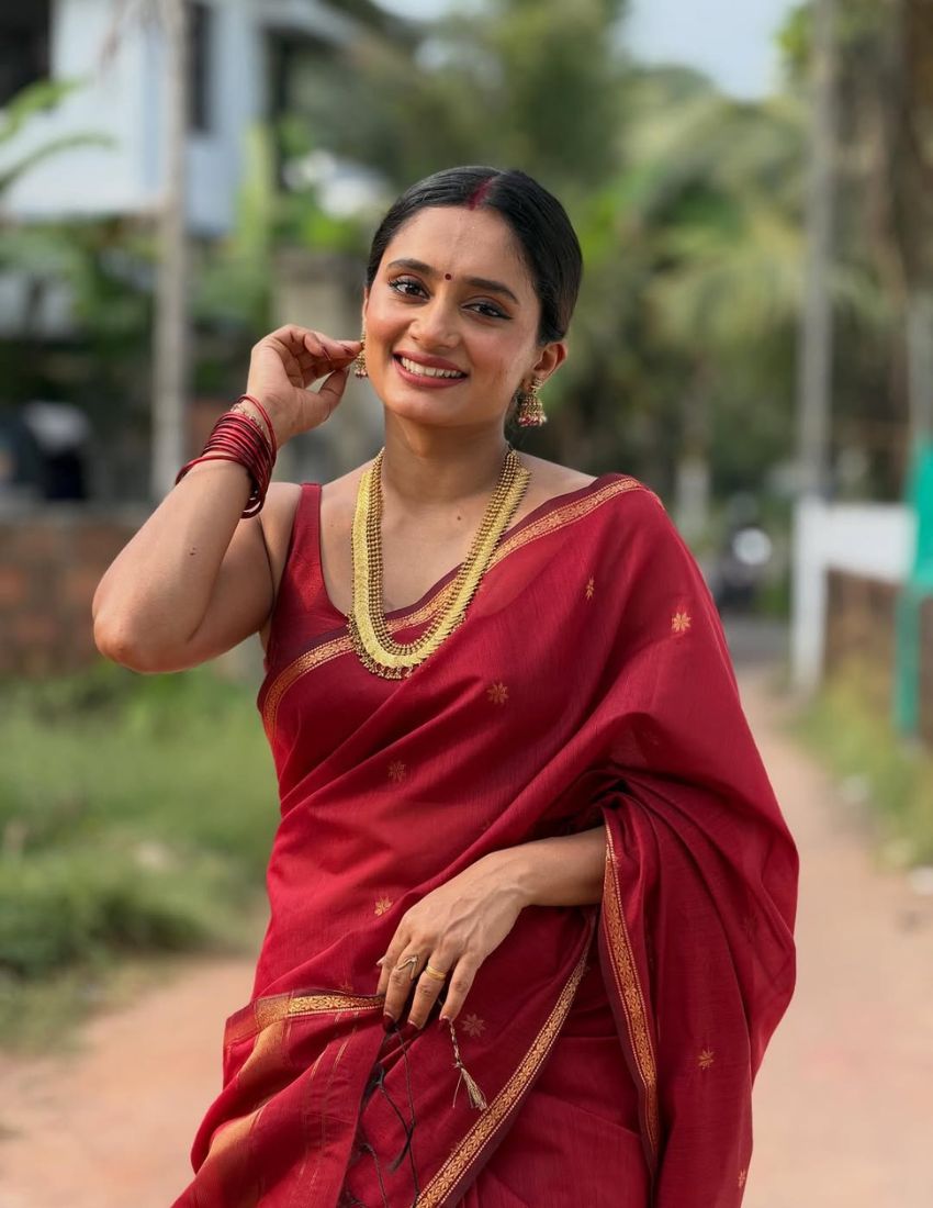 Red Butti Banarasi Saree