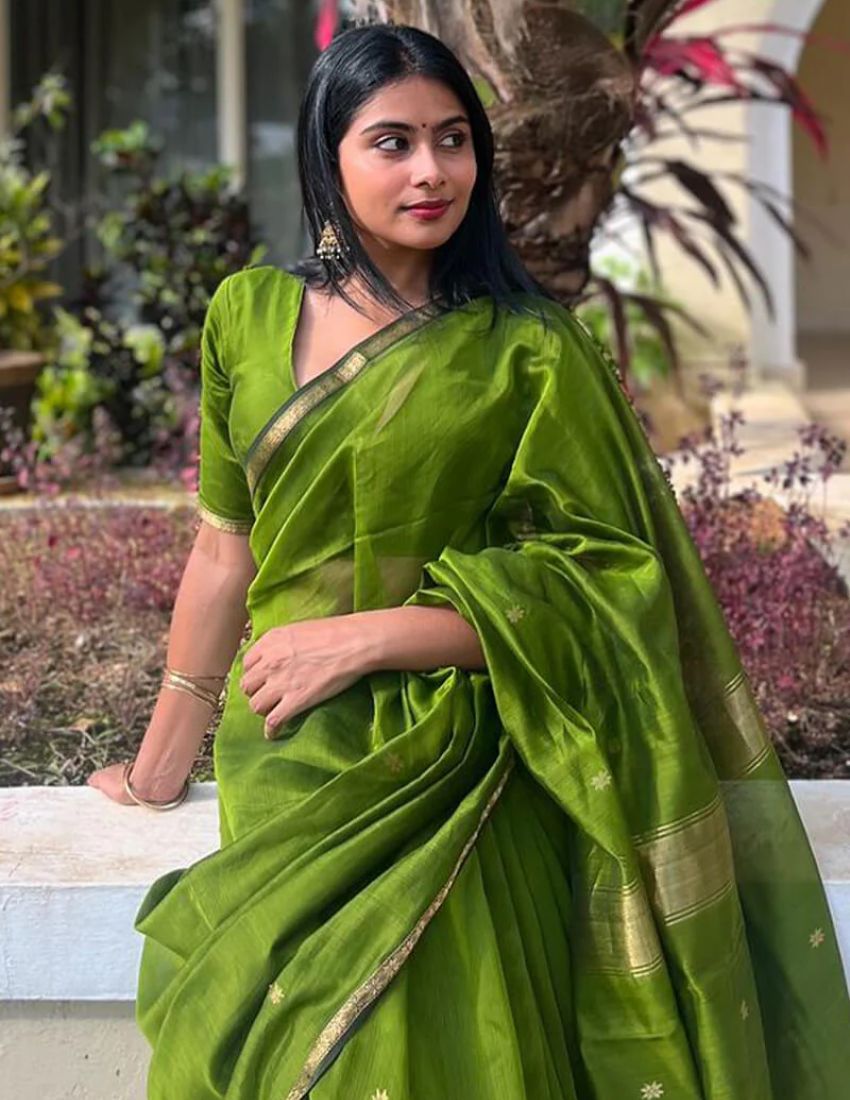 Mehndi Butti Banarasi Saree