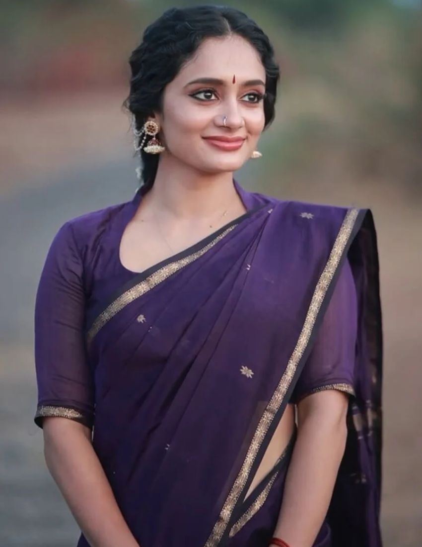 Wine Butti Banarasi Saree