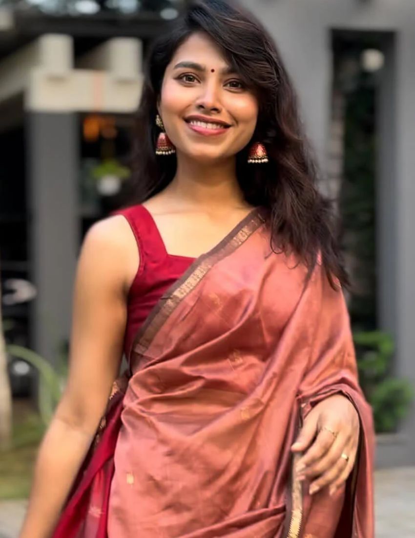 Peach Butti Banarasi Saree