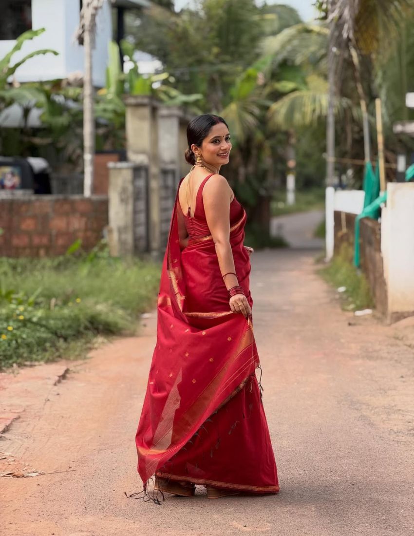 Red Butti Banarasi Saree