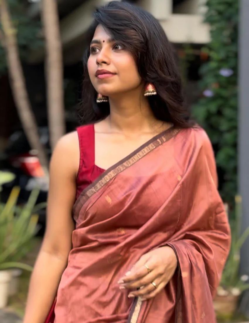 Peach Butti Banarasi Saree