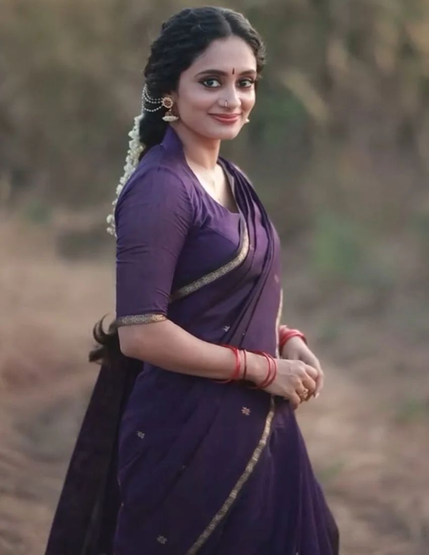 Wine Butti Banarasi Saree